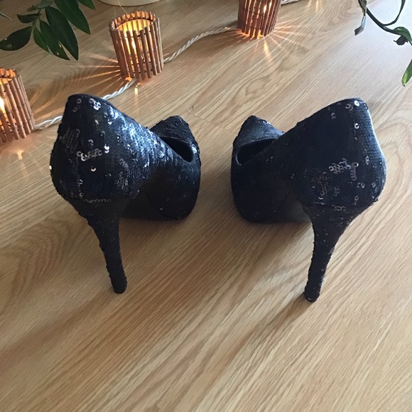 Report signature sequin platform pumps size 7 - Picture 4 of 8